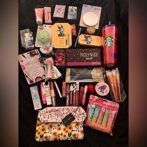 Beauty Makeup Cup Lot Bundle